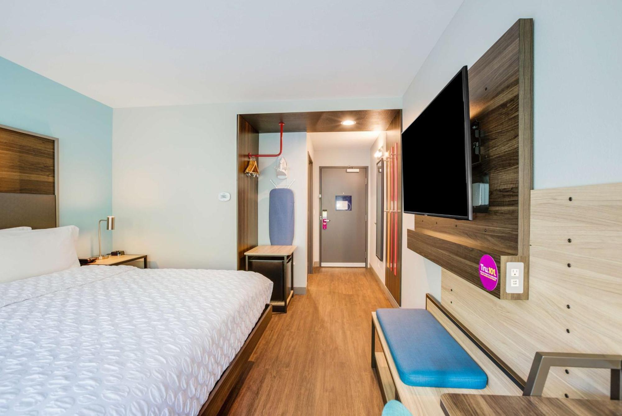 Tru By Hilton Saint Joseph Hotel Stevensville Exterior photo