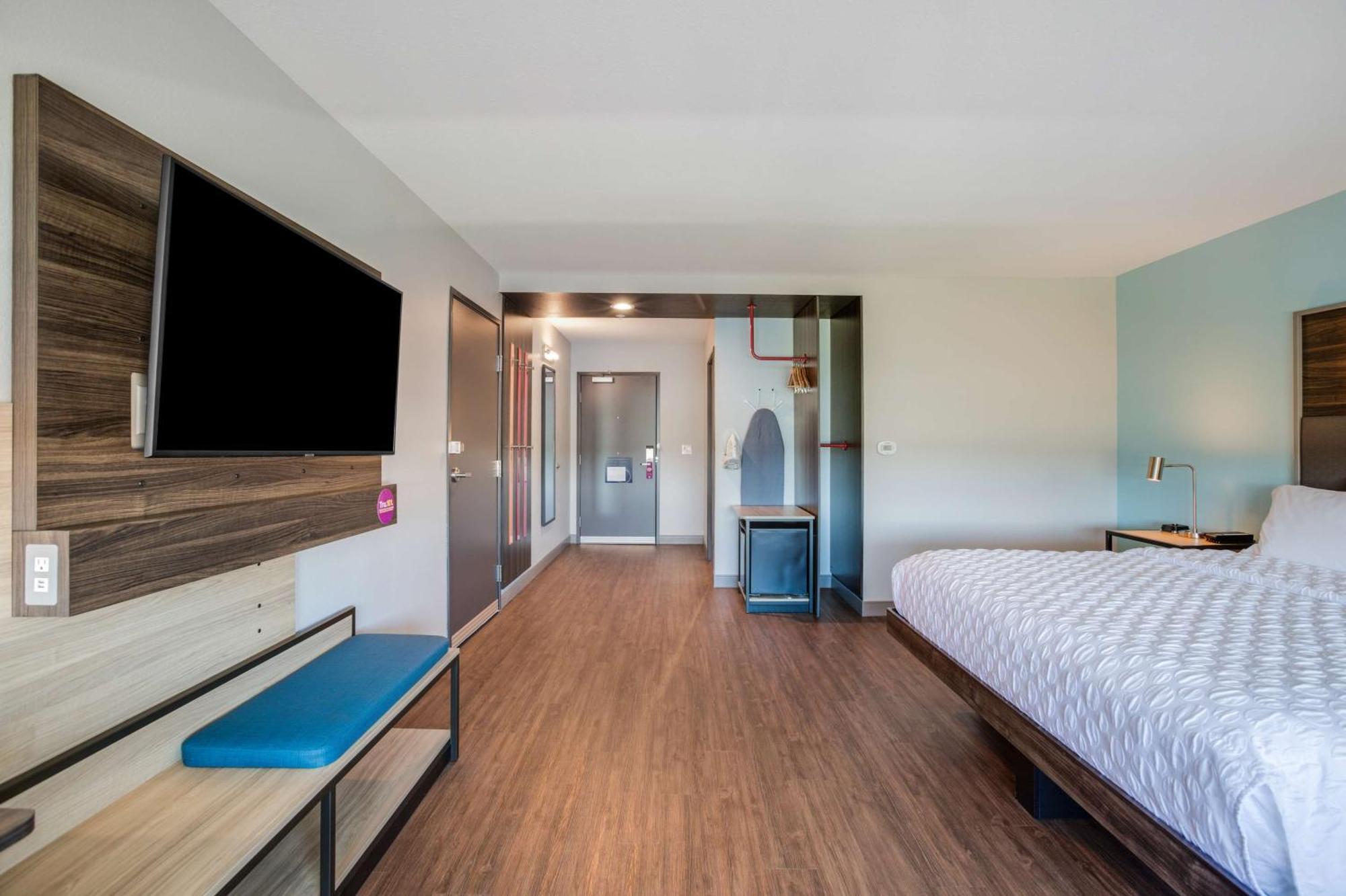 Tru By Hilton Saint Joseph Hotel Stevensville Exterior photo